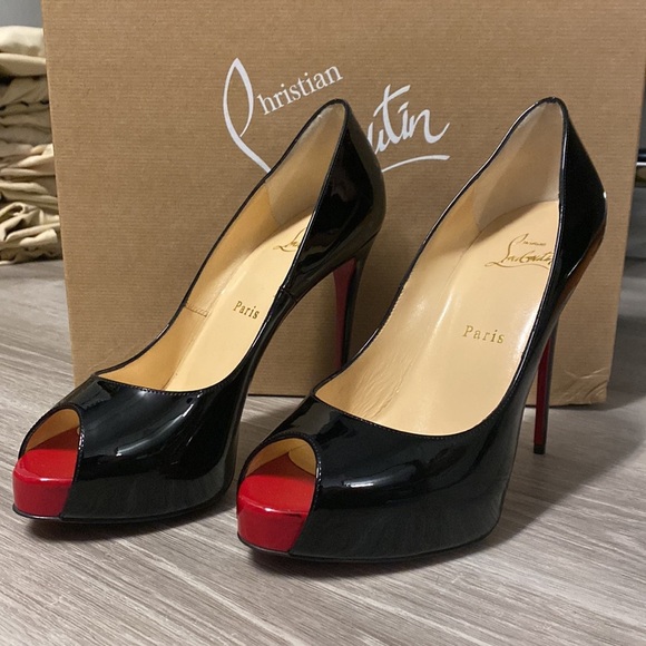 Louboutin Black Patent Very Prive Pumps Heels - 38 - Picture 2 of 12